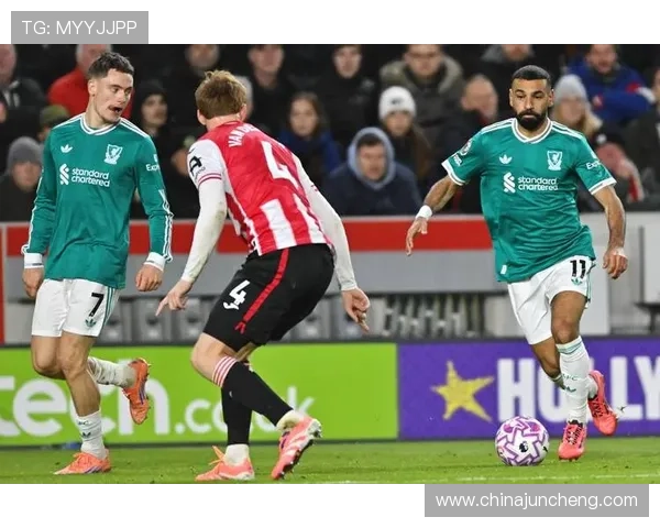 [天下足球]“狂轰乱炸”的险胜 利物浦绝杀布伦特福德.